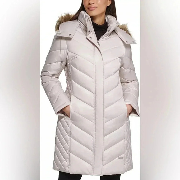 Kenneth Cole Reaction Jackets & Blazers - KENNETH COLE WOMEN'S MID-LENGTH CHEVRON QUILTED PUFFER JACKET HOODED COAT